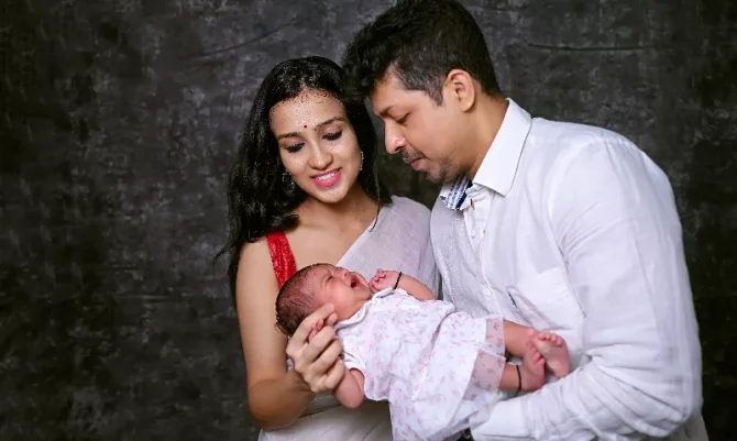 baby with parents